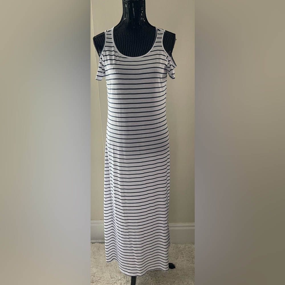 Lilly Morgan Cold Shoulder Maxi Dress Size Medium